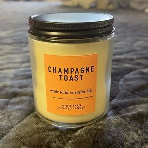 Bath & body works Champagne toast candle